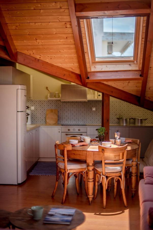 Appartement Country Style Attic In The Heart Of Prévéza Extérieur photo
